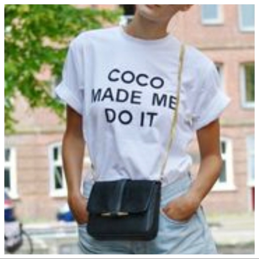 MADE ME DO IT GRAPHIC TEE - Picture 6 of 7